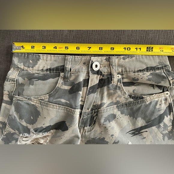 POL Camo & Leopard Print Distressed Denim Shorts Small Mixed Media NWT - Picture 7 of 9
